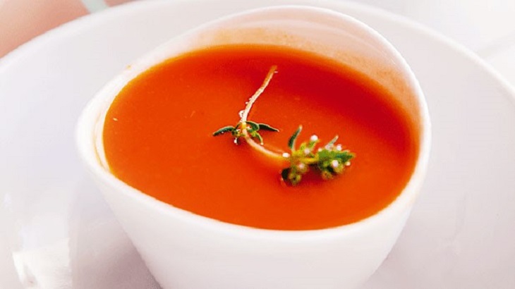 Janta sopa fria de tomate - DICA DE CARDÁPIO: PRATOS RÁPIDOS,FÁCEIS E DÃO ÁGUA NA BOCA.